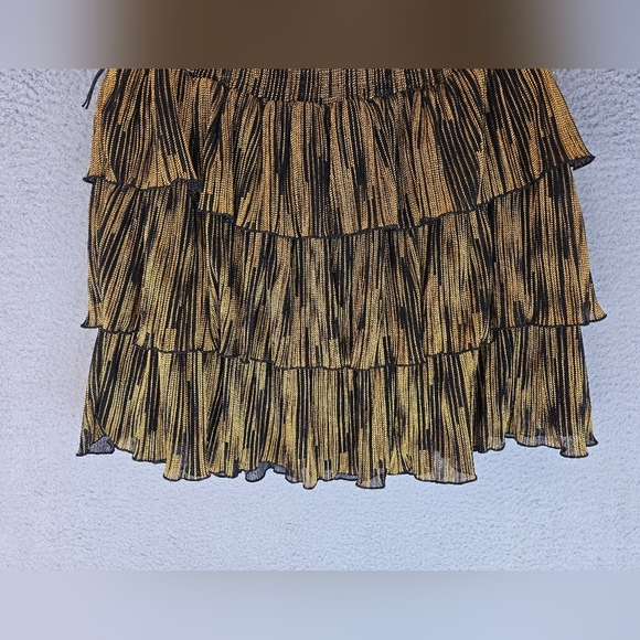 Wildfox Womens Tiered Mini Skirt Sz L Black With Gold Thread Highlights Elastic - Picture 7 of 10
